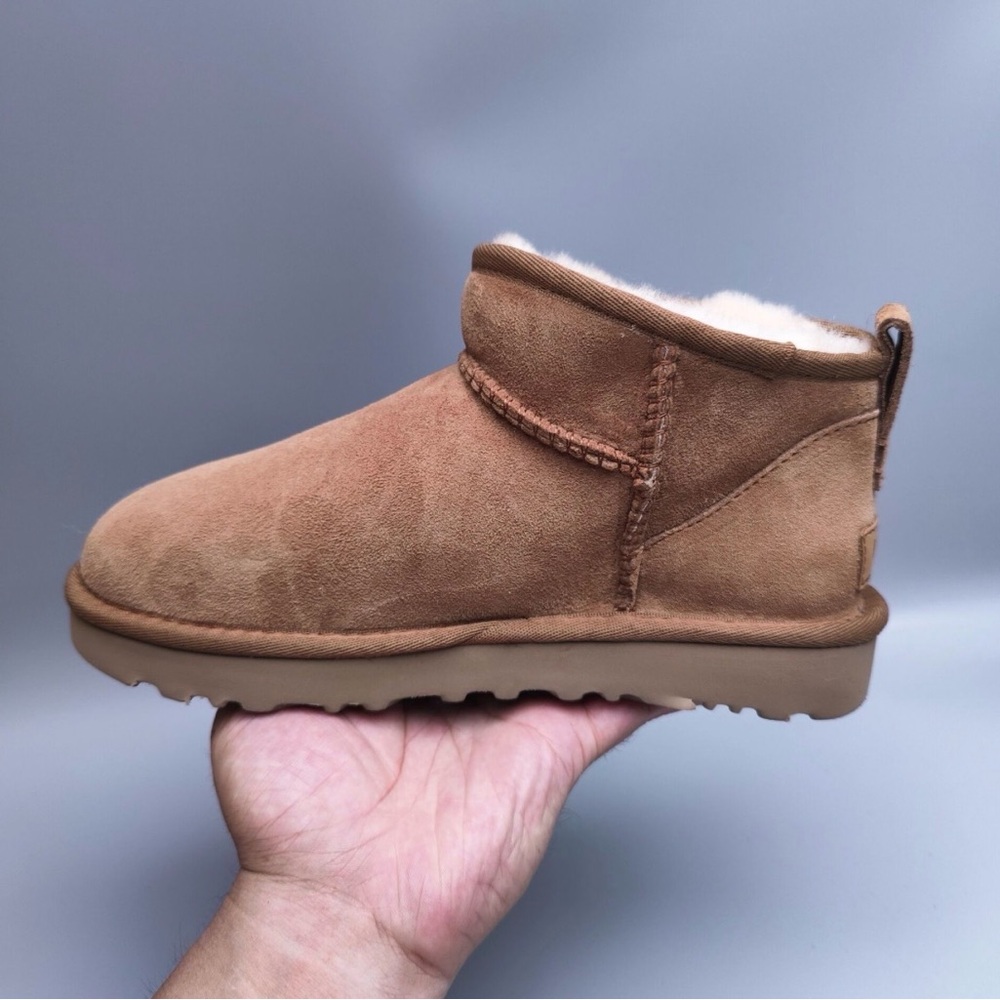 UGG boots,shoes - Picture 1 of 3